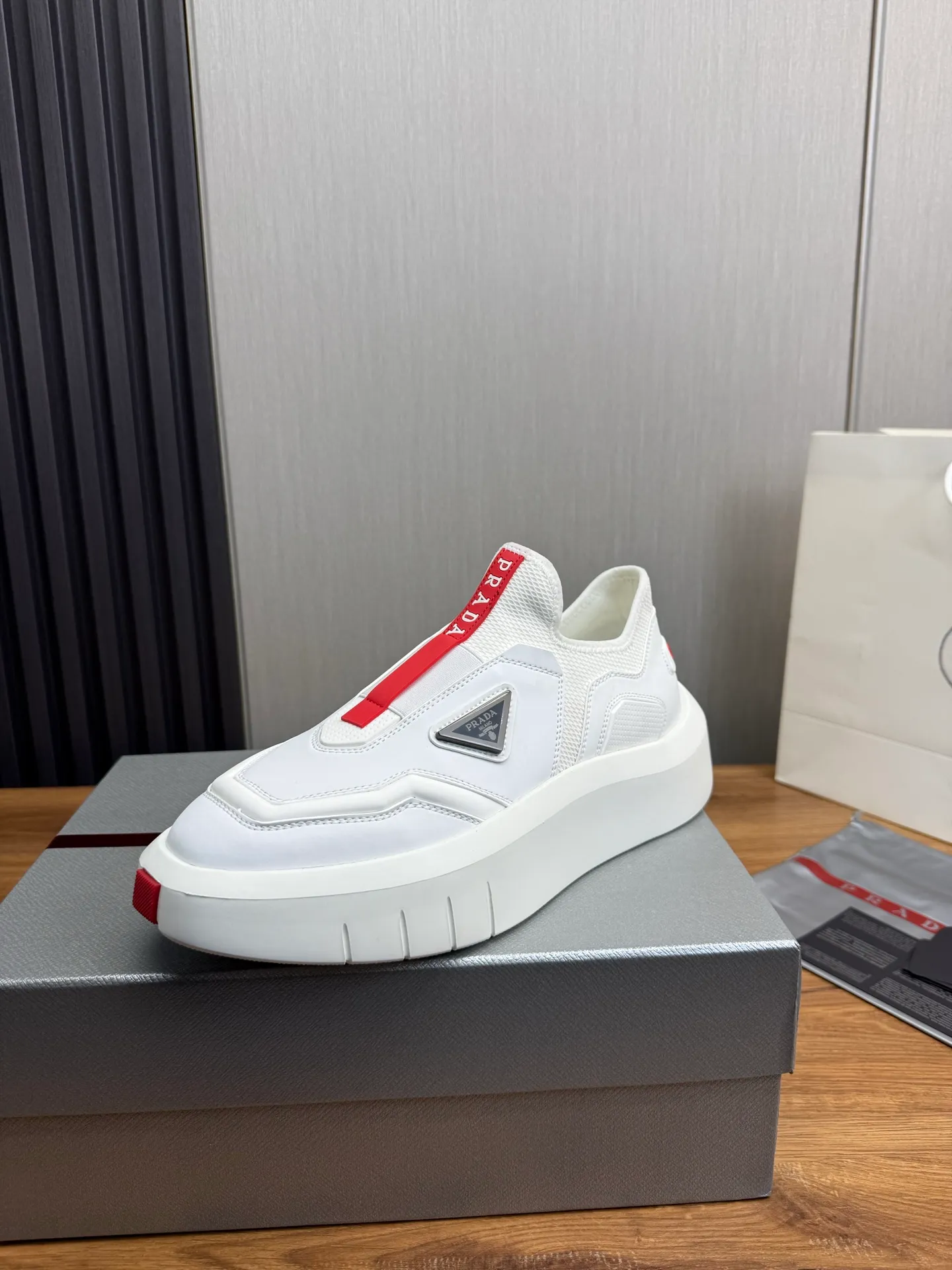 Men's shoes 💰620💰 [PRADA] Autumn and winter hot men's shoes are shipped 👏Official website synchronized ⬆️Original fly-woven cowhide fabric + cowhide lining, 1⃣️:1⃣️reproduction, original sole, 38-45 (45. Customized, non-refundable)